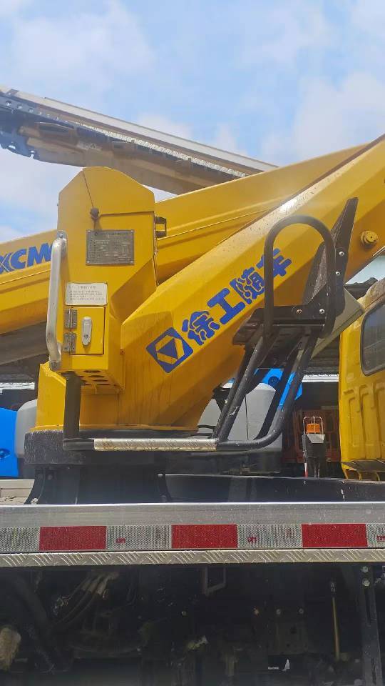 徐工GKS28BJ44伸縮臂