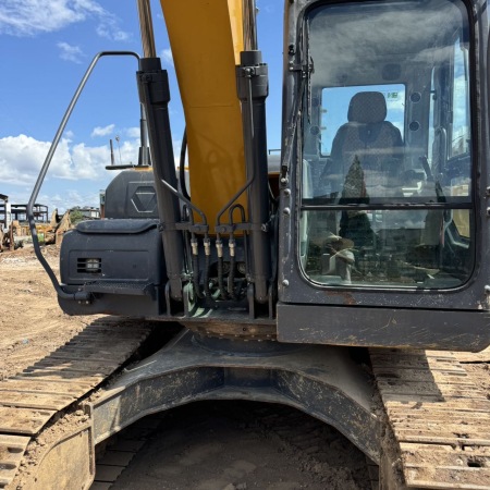 徐工XE135D履带式挖掘机