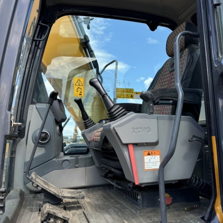 徐工XE135D履带式挖掘机