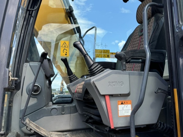 徐工XE135D履帶式挖掘機(jī)