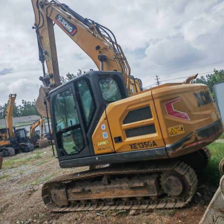 徐工XE135GA履带式挖掘机