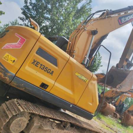 徐工XE135GA履带式挖掘机