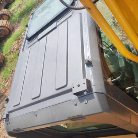 徐工XE135GA履带式挖掘机