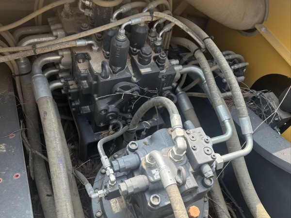 徐工XE380DK履帶式挖掘機