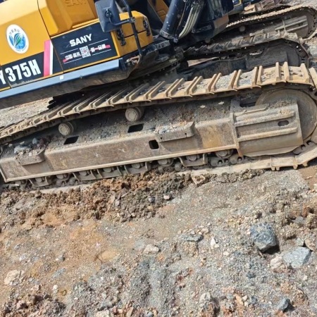 三一重工SY375H履带式挖掘机