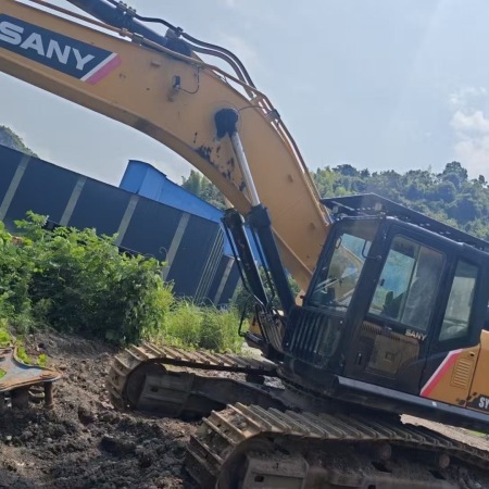 三一重工SY375H履带式挖掘机