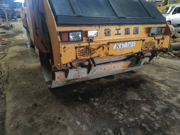 徐工XD142雙鋼輪壓路機(jī)