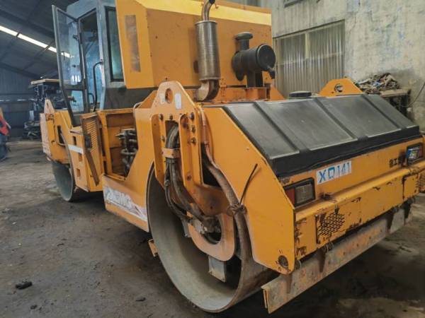 徐工XD142雙鋼輪壓路機(jī)