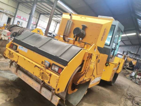 徐工XD142雙鋼輪壓路機(jī)