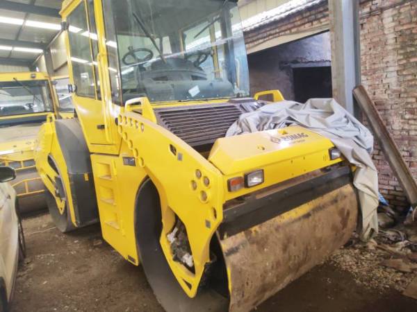 寶馬格BW203AD-4 雙鋼輪壓路機