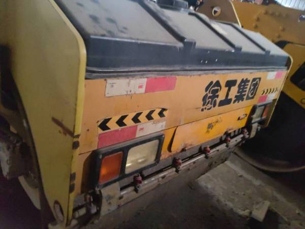 徐工XD81E雙鋼輪壓路機(jī)