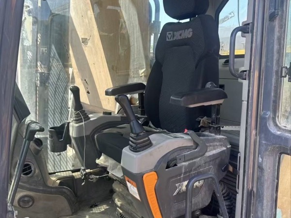 徐工XE600DK MAX履帶式挖掘機