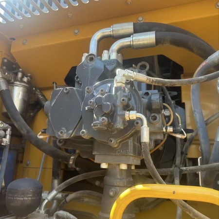 徐工XE550DK履带式挖掘机