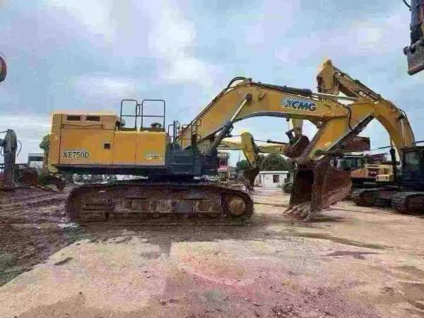 徐工XE750D履帶式挖掘機(jī)