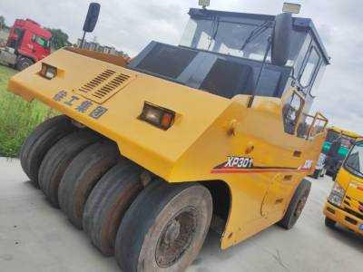 徐工XP261輪胎壓路機(jī)(26噸膠輪)