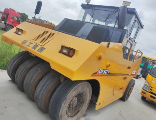 徐工XP261轮胎压路机(26吨胶轮)