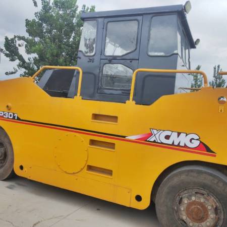 徐工XP261轮胎压路机(26吨胶轮)