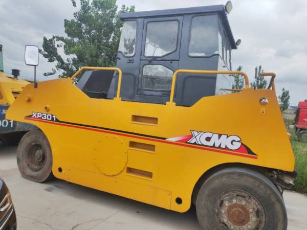 徐工XP261輪胎壓路機(jī)(26噸膠輪)