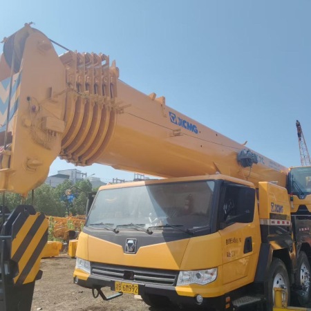 徐工QY95K7C汽车起重机