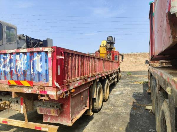 徐工GSQS300-4隨車起重機(jī)