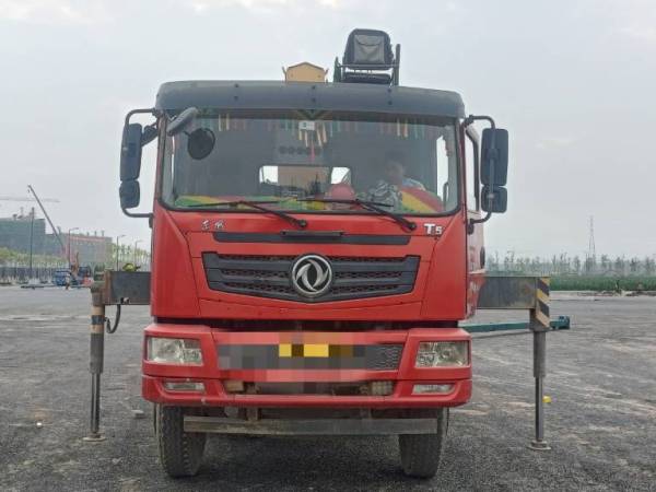 徐工GSQS300-4隨車起重機(jī)