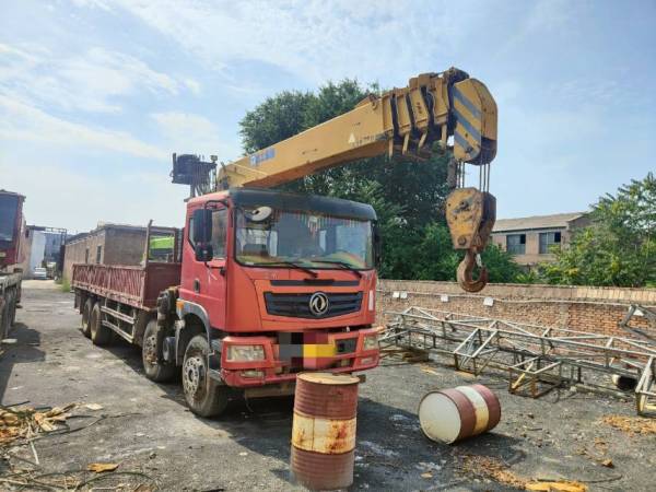 徐工GSQS300-4隨車起重機(jī)