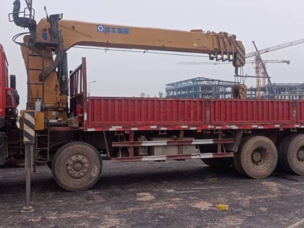 徐工GSQS300-4隨車起重機(jī)