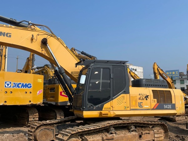 柳工CLG939E履帶式挖掘機