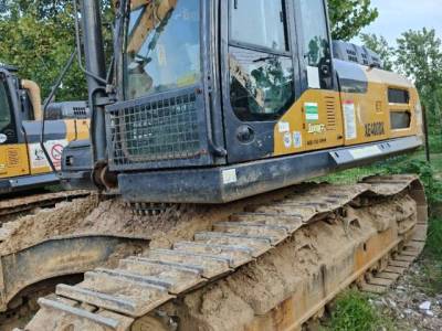 徐工XE400DK履帶式挖掘機(jī)