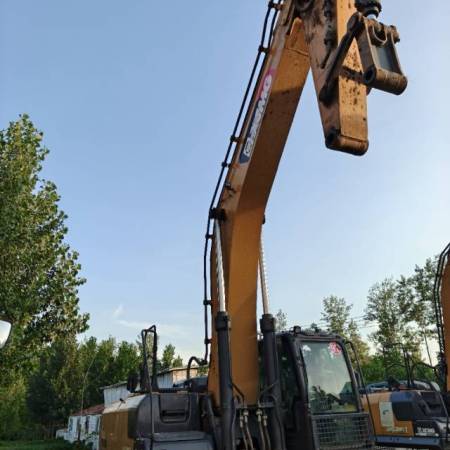 徐工XE400DK履带式挖掘机