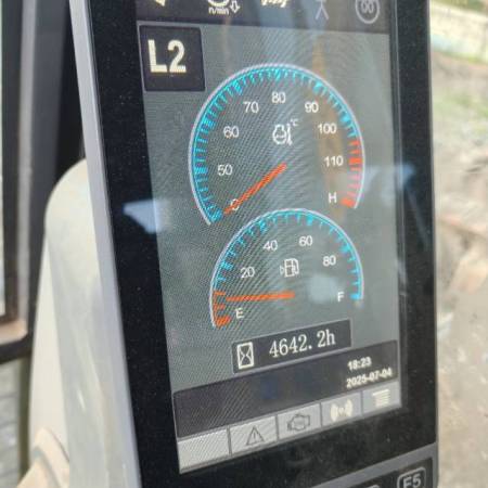 徐工XE400DK履带式挖掘机