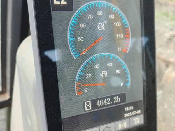 徐工XE400DK履帶式挖掘機