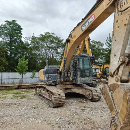 徐工XE215DA履带式挖掘机