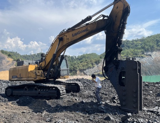 柳工CLG952E履带式挖掘机