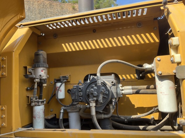 徐工XE380DK履帶式挖掘機(jī)