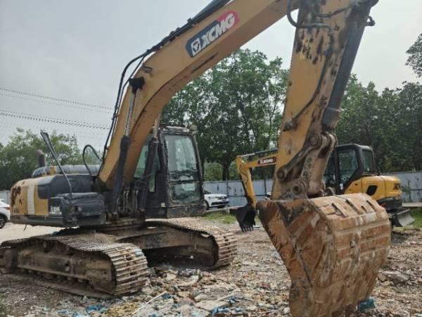 徐工XE215DA履帶式挖掘機(jī)