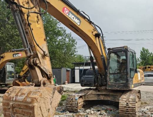 徐工XE215DA履带式挖掘机