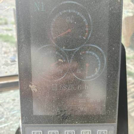 徐工XE215DA履带式挖掘机