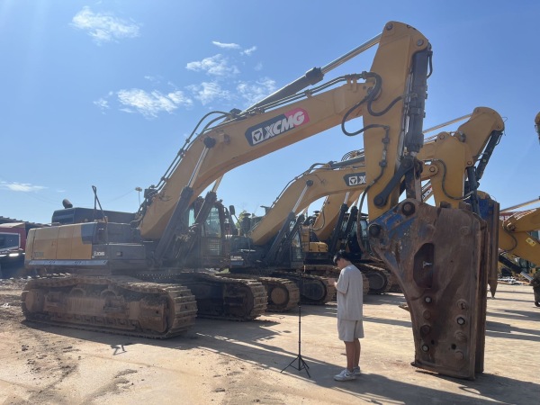 徐工XE490DK履帶式挖掘機