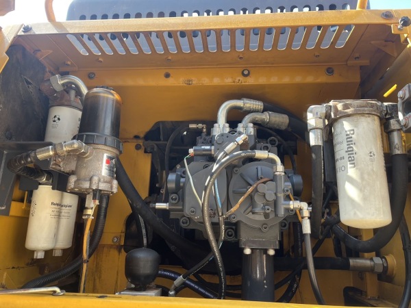 徐工XE490DK履帶式挖掘機