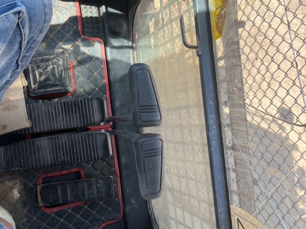 徐工XE490DK履帶式挖掘機