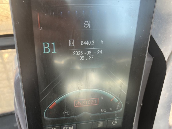 徐工XE490DK履帶式挖掘機