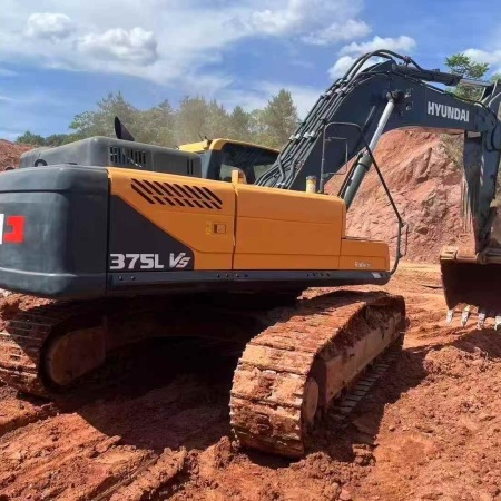 现代R375LC-7履带式挖掘机