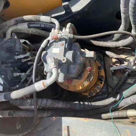 现代R375LC-7履带式挖掘机