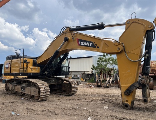 三一重工SY950H履带式挖掘机