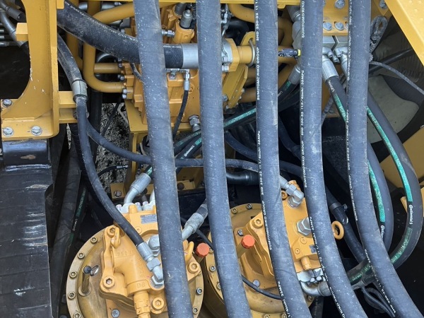 三一重工SY950H履帶式挖掘機(jī)