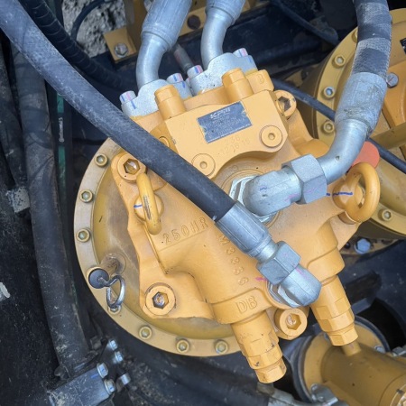 三一重工SY950H履带式挖掘机