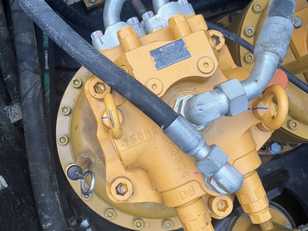 三一重工SY950H履帶式挖掘機(jī)