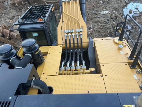 三一重工SY950H履帶式挖掘機(jī)