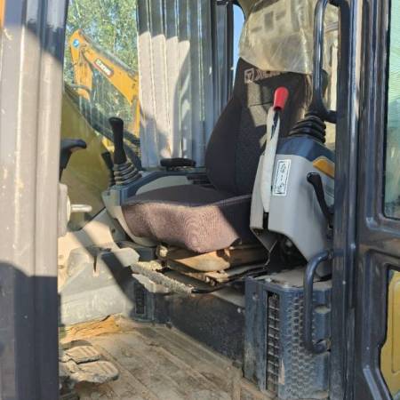 徐工XE75G履带式挖掘机